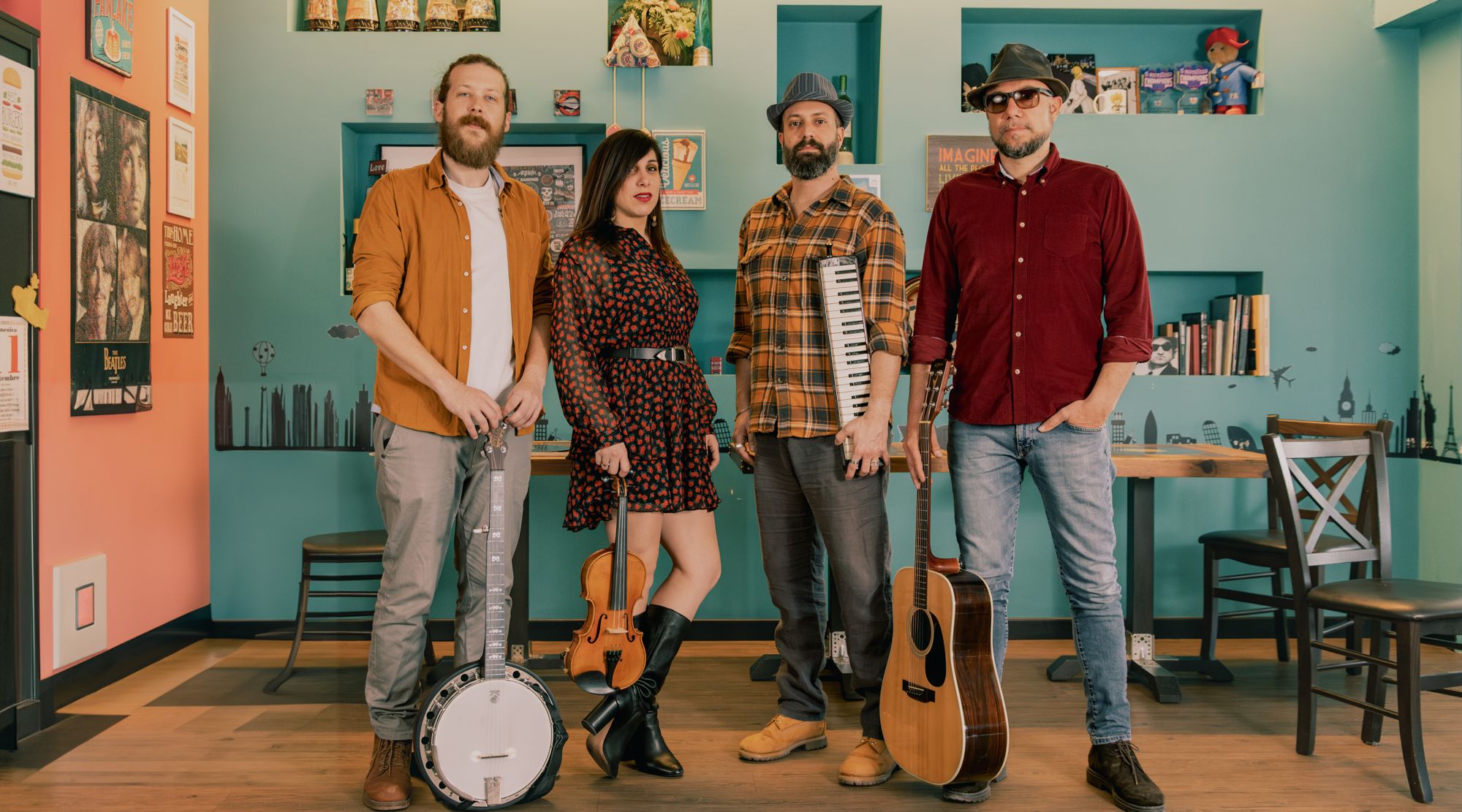 Nashville & Backbones: Marco Maccari, Stefania Pozzi, Michele Tani and Marcello Dolci with banjo, violin, keyboard and guitar